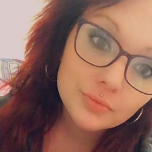 Meet your Posher, Dina